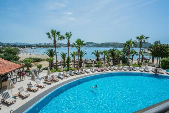Costa 3s Beach Hotel 4*